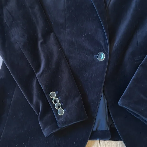 Ann Taylor Classic Black Blazer. Preowned! - Picture 3 of 9